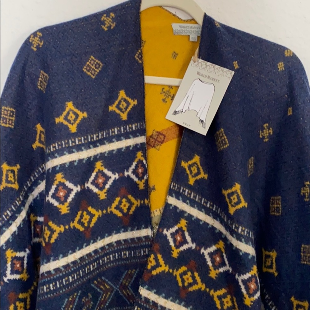 NWT Gorgeous Wrap